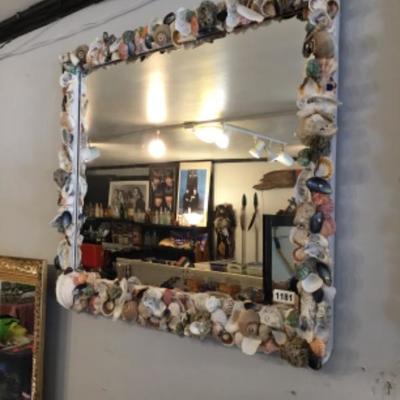 36X32 Decorative shell mirror lot 1181