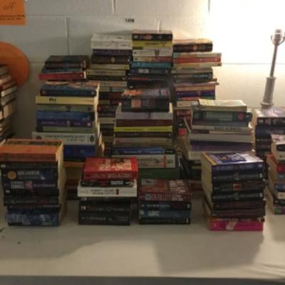 Approximately 200 to 250 paperback books lot 1206