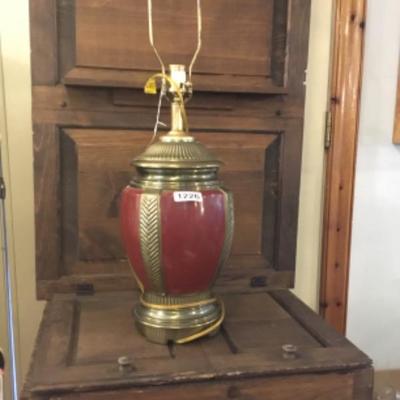 Lamp no shade unsure if works Lot 1226