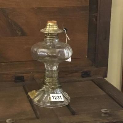 Oil lamp converted to electric lamp unsure if works lot 1231