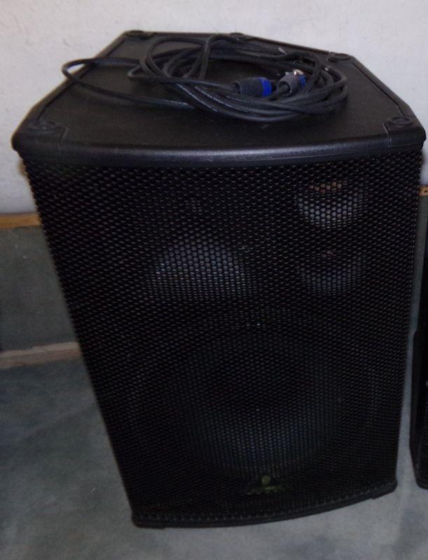 behringer eurolive b1520 pro 800 watt