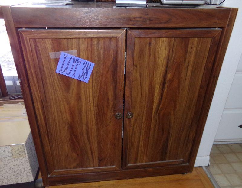 LOT 38 KITCHEN TABLE &