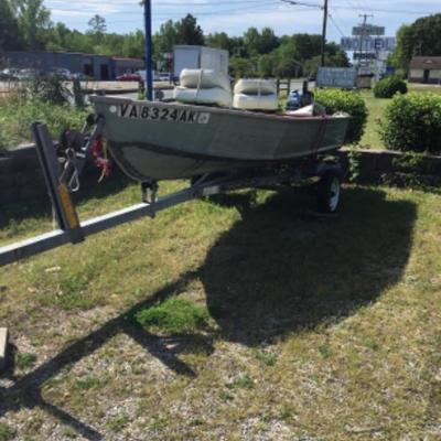 Starcraft Boat on trailer, Yamaha 9.9 outboard motor. AS IS, no title. Lot 1233