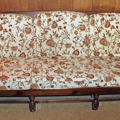 Lot 413:3 Cushion Sofa