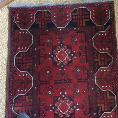 B3-103 Beautiful Persian runner rug