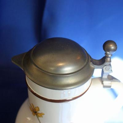 Lot 21: Villeroy and Boch Botanica Lidded Pitcher