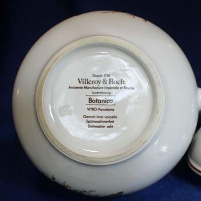Lot 23: Villeroy and Boch Botanica Teapot