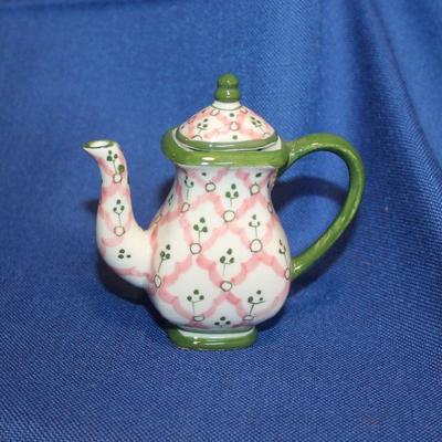 Lot 114: Childs Tea Set