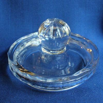 Lot 125: Pressed Crystal Lidded Biscuit Jar