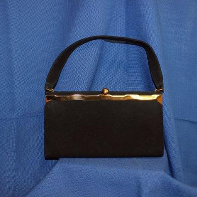Lot 310: Vintage Bienen-Davis Black Suede Purse