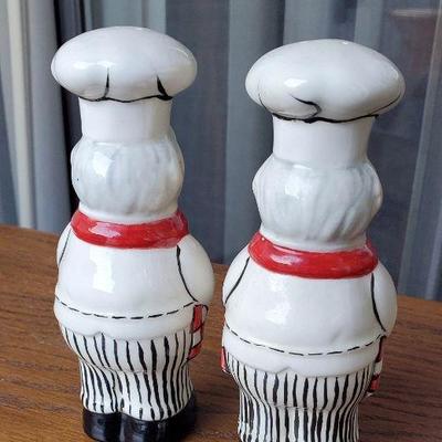 Pair Of Chef Figure Salt & Pepper Shakers