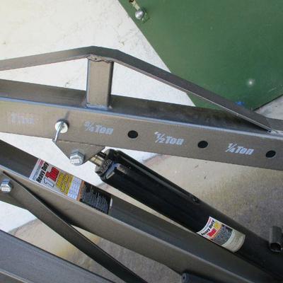 Lot 261 - Pittsburgh Heavy Duty 1 Ton Folding Shop Crane & 3 Tone Long Ram