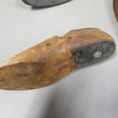 Lot 265 - Wooden Shoe Molds 