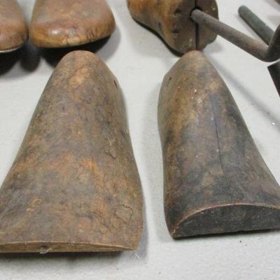 Lot 265 - Wooden Shoe Molds 