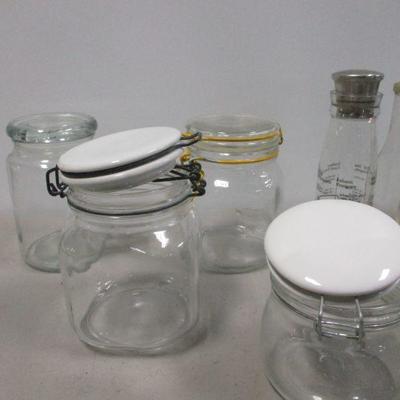 Lot 266 - Containers 