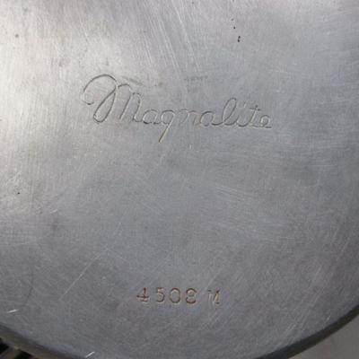 Lot 267 - Kitchen Items - Wagner Ware Pan