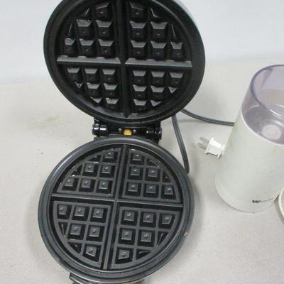 Lot 269 - Kitchen Items 