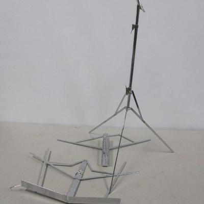 Lot 274 - Bundy/Hamilton  Music Stand