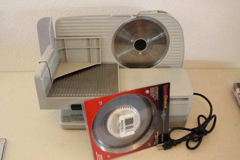 16Chef Choice 610 Meat Slicer and New Replacement Blade