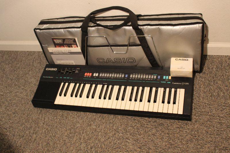 #33 Casio Casiotone CT-370 Keyboard Electonic Organ | EstateSales.org