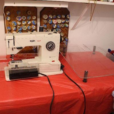 S-3 Pfaff Portable Sewing Machine 1222E