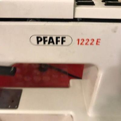 S-3 Pfaff Portable Sewing Machine 1222E