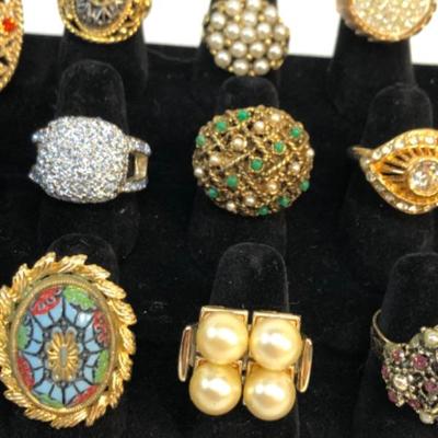 costume jewelry lot, 18 rings