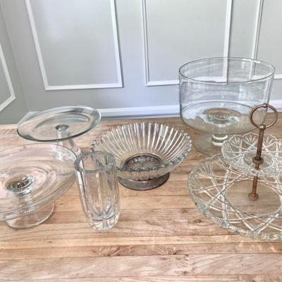 LOT 60  Glass serving dishes