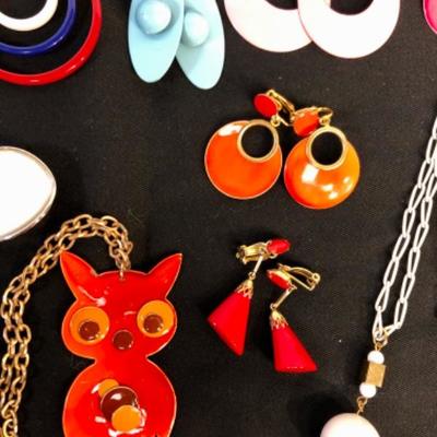 Retro Costume jewelry lot, earrings, necklaces
