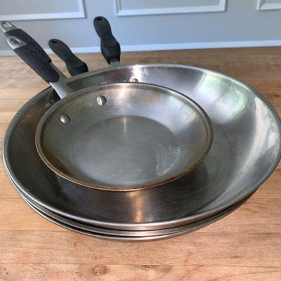 LOT 67 Skillets