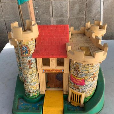 LOT 76 Vintage Fischer Price Castle