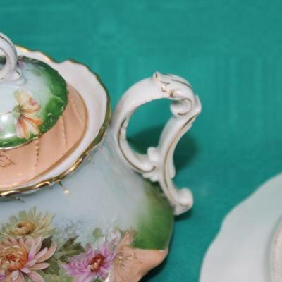 Small Personal Tea Pot with Saucer