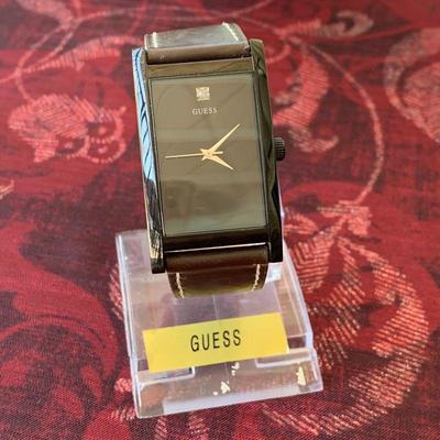 LOT 84 Guess men's wrist watch 10610G