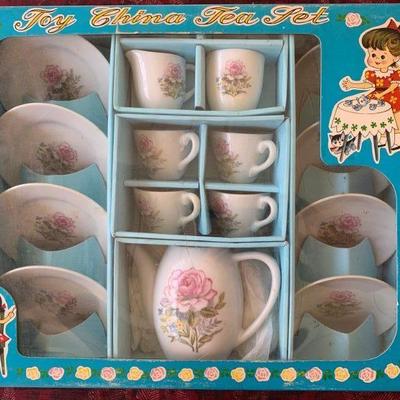 Lot 88 Vintage Toy China Tea Set