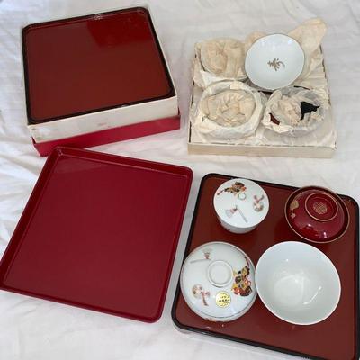 LOT 95 Japanese lacquer serving sets