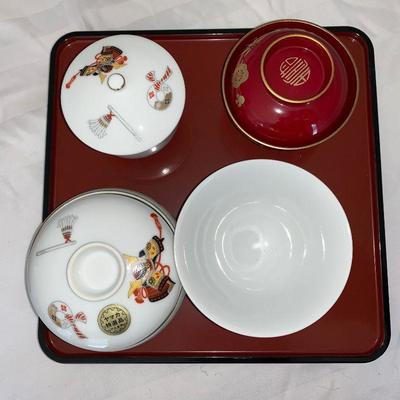 LOT 95 Japanese lacquer serving sets