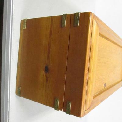 Lot 66 - Hand Crafted Solid Pine Memory  Box with Waterfoul Applique