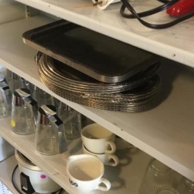 Miscellaneous kitchen items Lot 1400