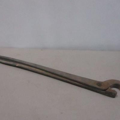 Lot 76 - Vintage Large Cast Metal Piping Tool 43