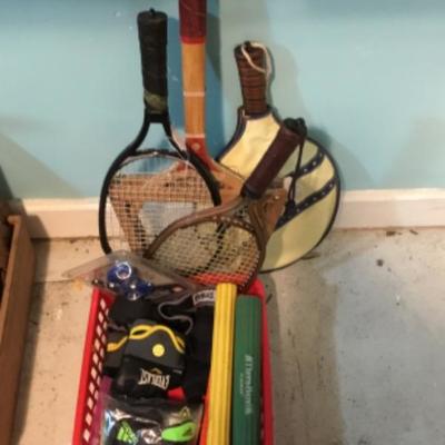 Assorted sporting goods items lot 1416