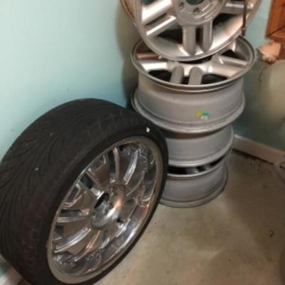 Set of four rims and wheel Lot 1356