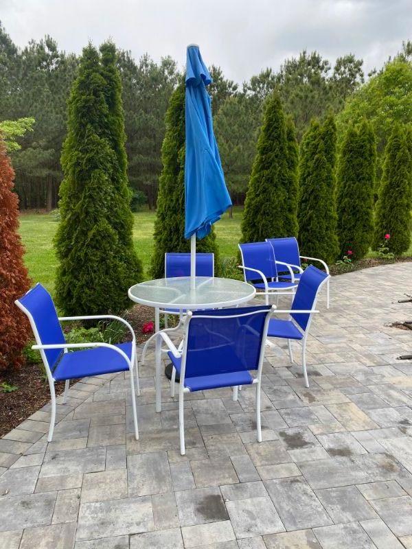 Lot 3 Outdoor Table and 6 Chairs with Umbrella
