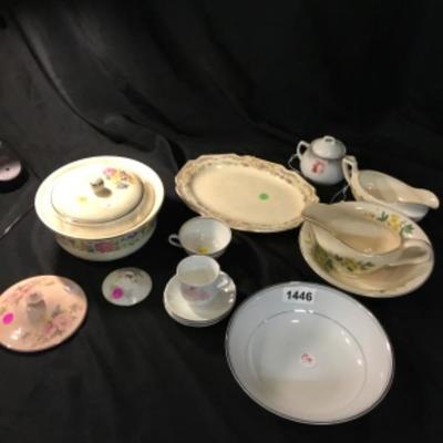 Assorted China pieces lot 1446