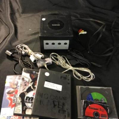 Nintendo Gamecube GC 101, games, cables and console lot 1466