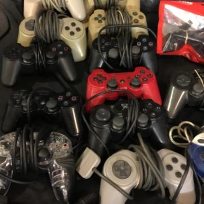 PlayStation Mixed Lot of controllers, cables and accessories lot 1472