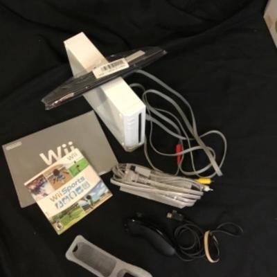 Nintendo Wii Game System lot 1477