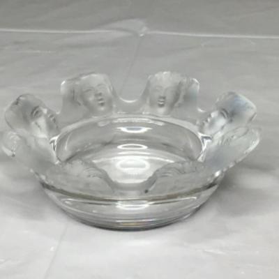 D-106 llalique Crystal ashtray