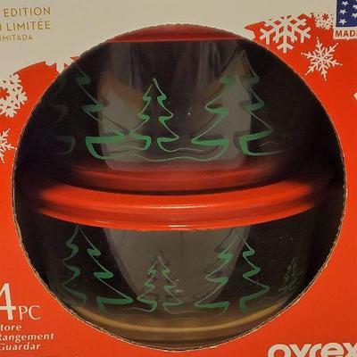 4pc Pyrex Christmas Themed Casserole/Storage Containers New in Box 
