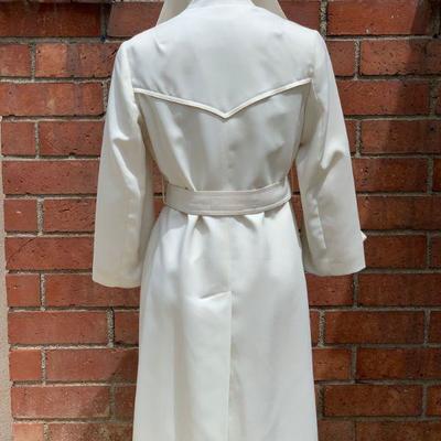 LOT 104 London Fog all weather trench coat Size X Small