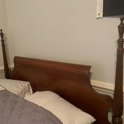 Antique Full Size Bed with Spindles